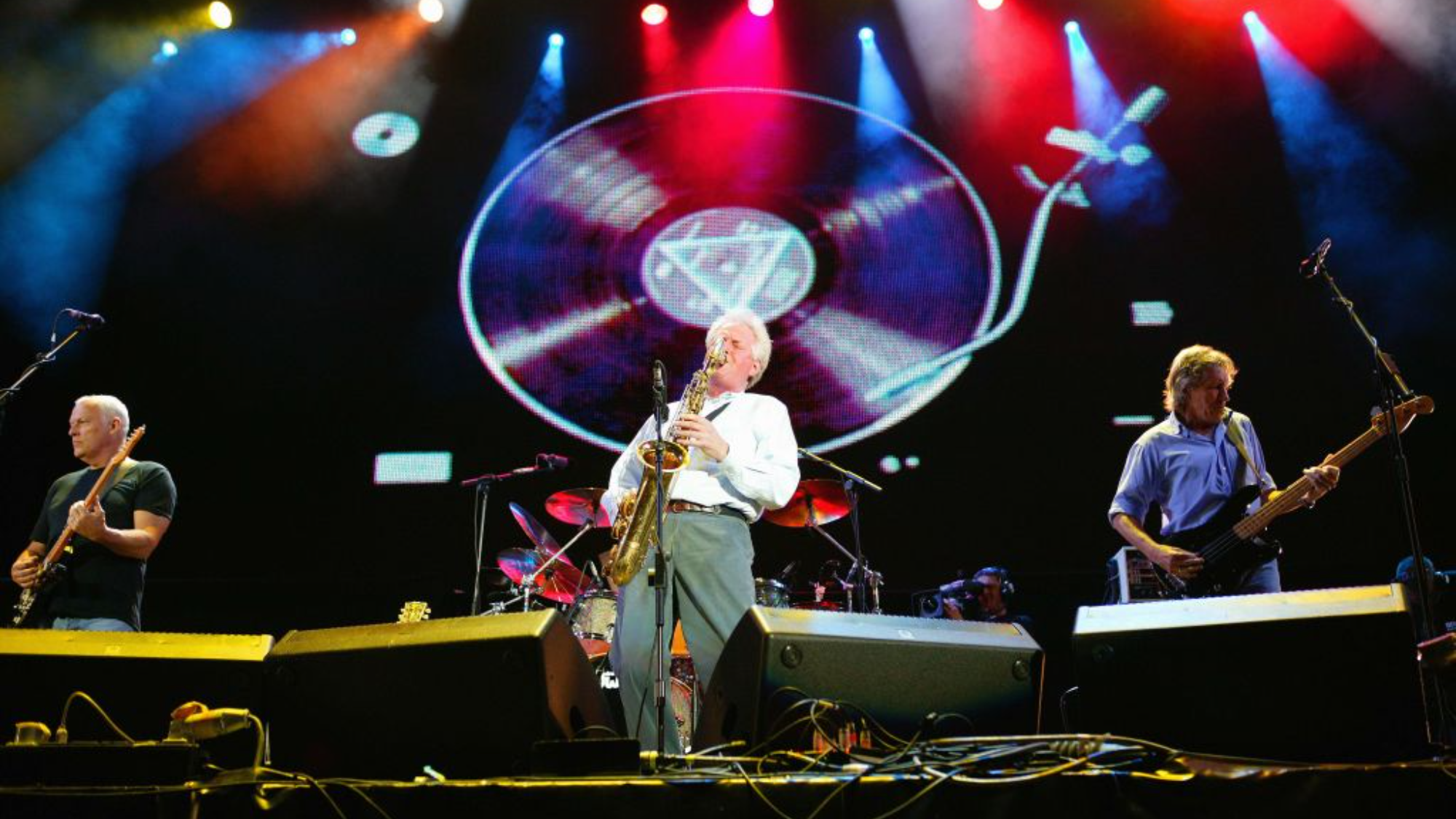 Pink Floyd’s David Gilmour Announces Death of “Dear Friend” and Longtime Bandmate 