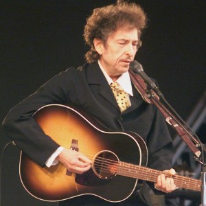 DENMARK - JUNE 01: ROSKILDE FESTIVAL Photo of Bob DYLAN, Roskilde Musik-Festival 2001,, Bob Dylan, live in concert, mit Akustikgitarre, Querformat (Photo by Bernd Muller/Redferns)