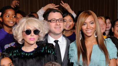 NEW YORK - OCTOBER 02: Musician Lady Gaga, Billboard Magazine Editor and Cheif Bill Werde and singer Beyonce pose the childrens chorous from P.S. 22 at Billboard's 4th Annual Women In Music event at The Pierre Hotel on October 2, 2009 in New York City. (Photo by Jemal Countess/Getty Images)