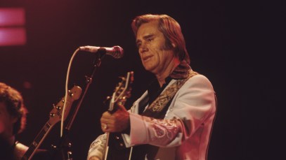 LONDON, UNITED KINGDOM - APRIL 01: George Jones performs on stage at the Country Music Festival held at Wembley Arena, London in April 1981. (Photo by David Redfern/Redferns)