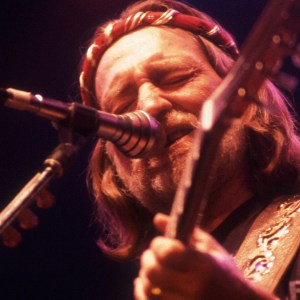 Willie Nelson at the Rosemont Horizon in Rosemont, Illinois, April 18, 1982. (Photo by Paul Natkin/Getty Images)