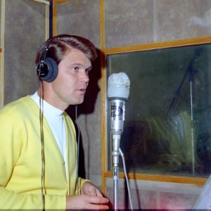 On The Charts This Day In 1969, Glen Campbell Was In The Midst Of An Impressive Run Atop The Country Albums Chart Thanks To This Unintentional Protest Anthem