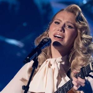 'American Idol' Finalist Hannah Harper Blown Away by Surprise Guest Jo Dee Messina