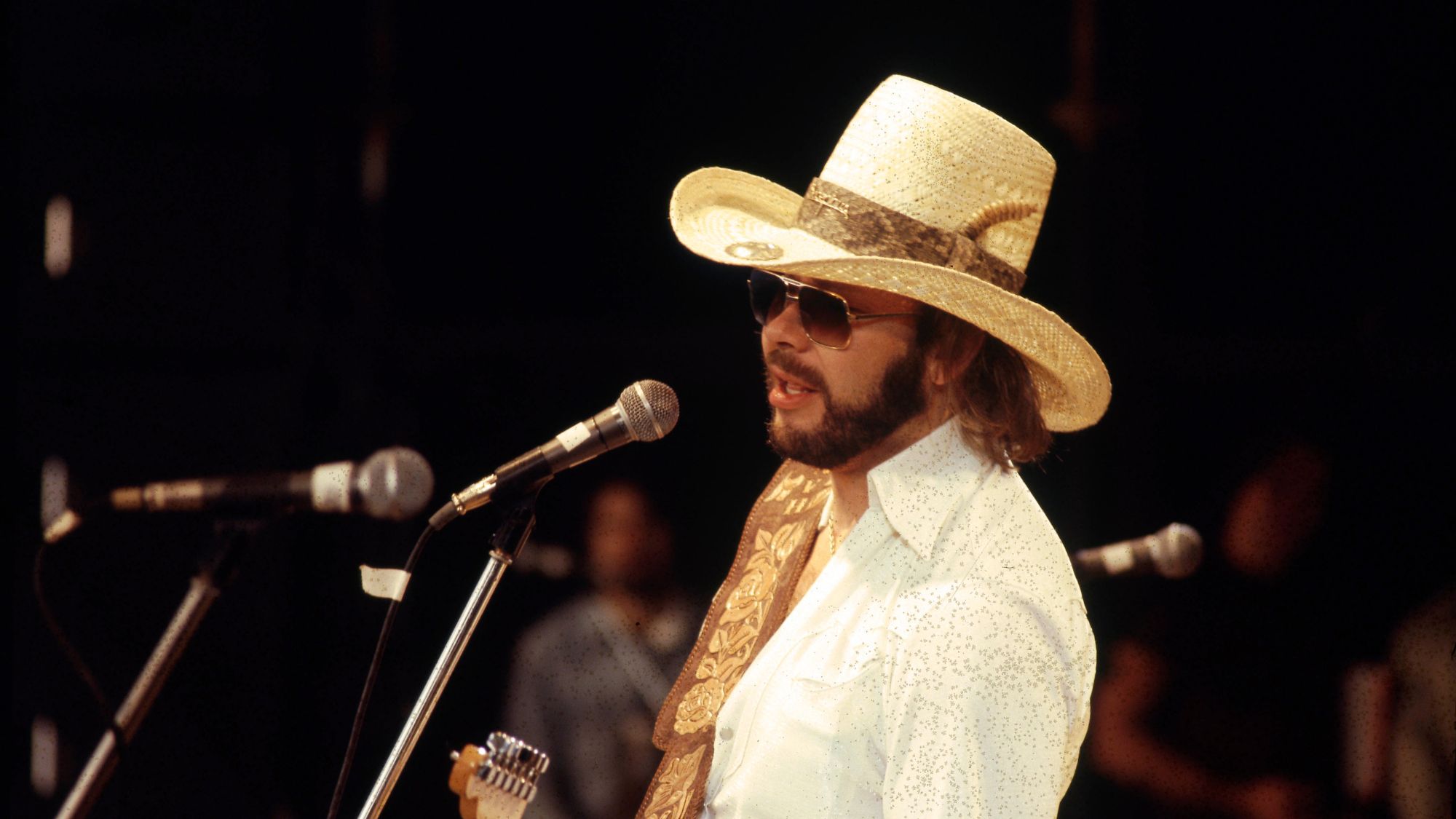 On This Day in 1981, Hank Williams Jr. Released the Fish Out of Water Single That Would Become His Fourth No. 1