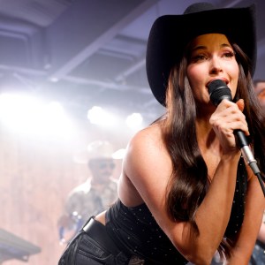 Kacey Musgraves and Miranda Lambert Light up Gruene Hall With Surprise Performance of "Horses and Divorces"
