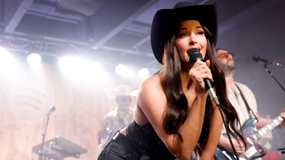 Kacey Musgraves and Miranda Lambert Light up Gruene Hall With Surprise Performance of "Horses and Divorces"