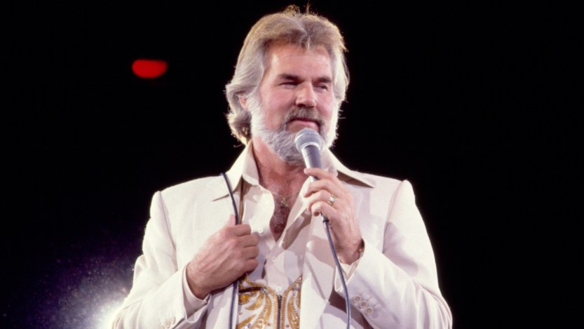 When I Say "Play Some Country Music" This Kenny Rogers Performance of His Signature 1970s Classic Is Exactly What I Mean