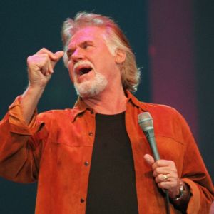 On the Charts 26 Years Ago, Kenny Rogers Became the Oldest Country Singer To Hit No. 1 at the Time