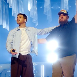 Watch Luke Combs and Alex Warren Deliver Surprise Duet of "Ordinary"