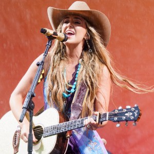 Lainey Wilson Gets Real About Overdoing It in the Studio on Latest Hit: "I Just Let It All Go"