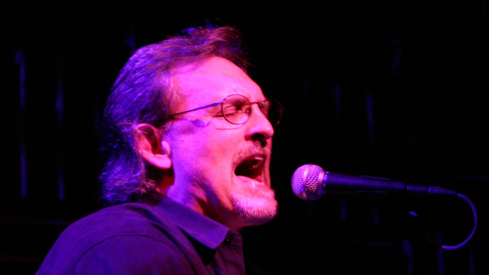 Born on This Day in 1947, the First-Round NFL Draft Pick Who Scored a No. 1 Country Hit in the 90s