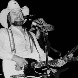 Born in Ohio on This Day 88 Years Ago, the Outlaw Country Legend Who Inspired a Mass Workforce Exodus