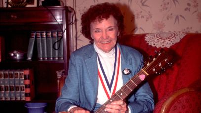 On This Day in 1996, We Said Goodbye to the First Woman in Country Music to Ever Sell a Million Records