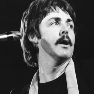 On the Charts 56 Years Ago Today, Paul McCartney “Stepped From the Shadow of the Beatles” With His First Solo No. 1 Album