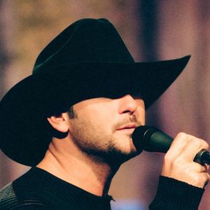 On the Charts This Day in 1999, Tim McGraw Was on Top With This Tearjerker Originally Recorded by Rodney Crowell