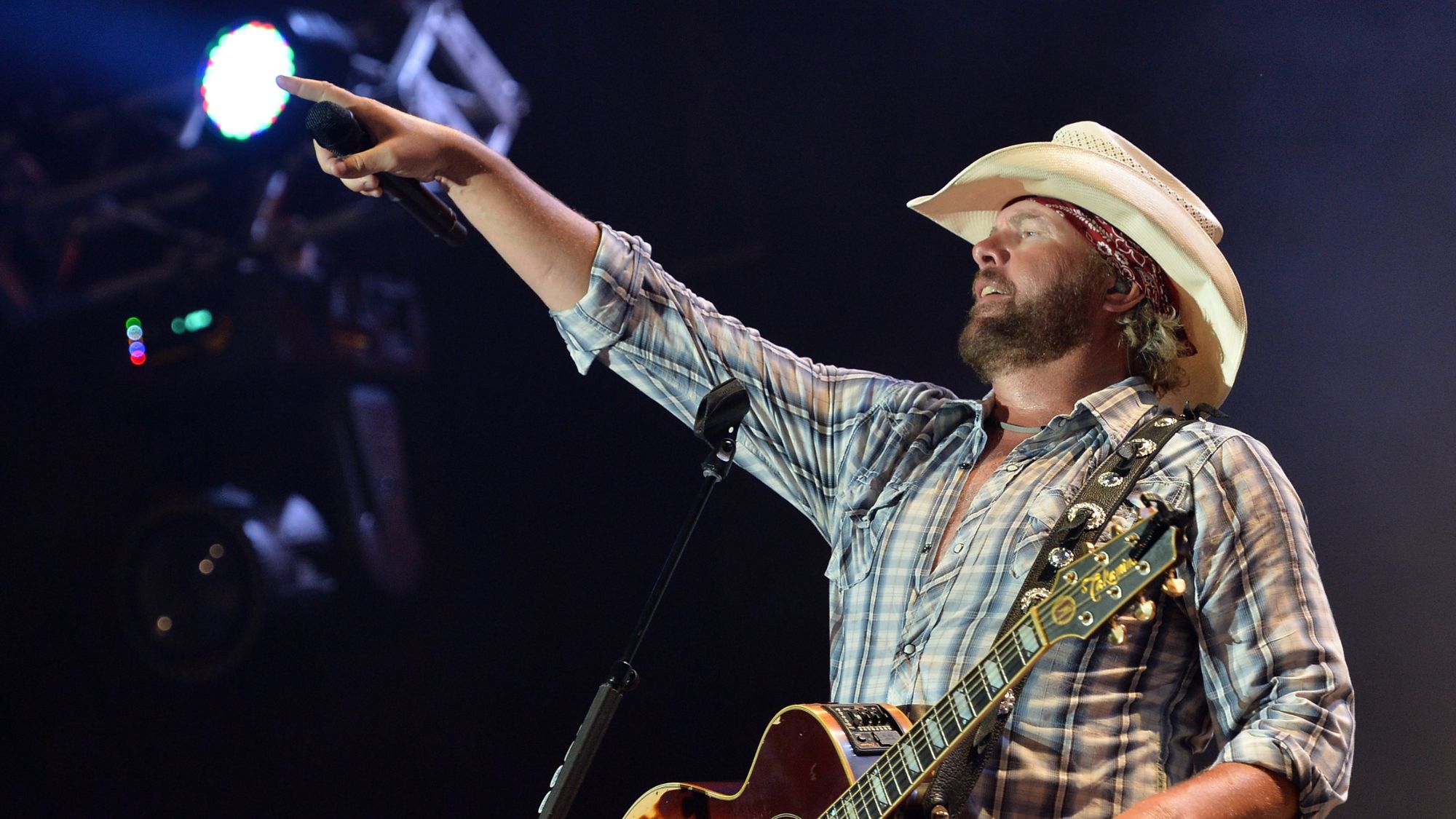 Oklahoma Governor Signs Law Memorializing Late Country Star Toby Keith