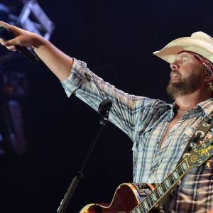 Oklahoma Governor Signs Law Memorializing Late Country Star Toby Keith