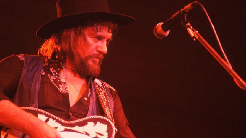 On the Charts 49 Years Ago Today, Waylon Jennings Kicked off a Six-Week Run at No. 1 With One of His Biggest Hits (That He Hated)
