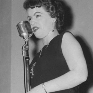 Patsy Cline performing in 1960