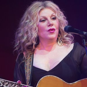 Stella Parton