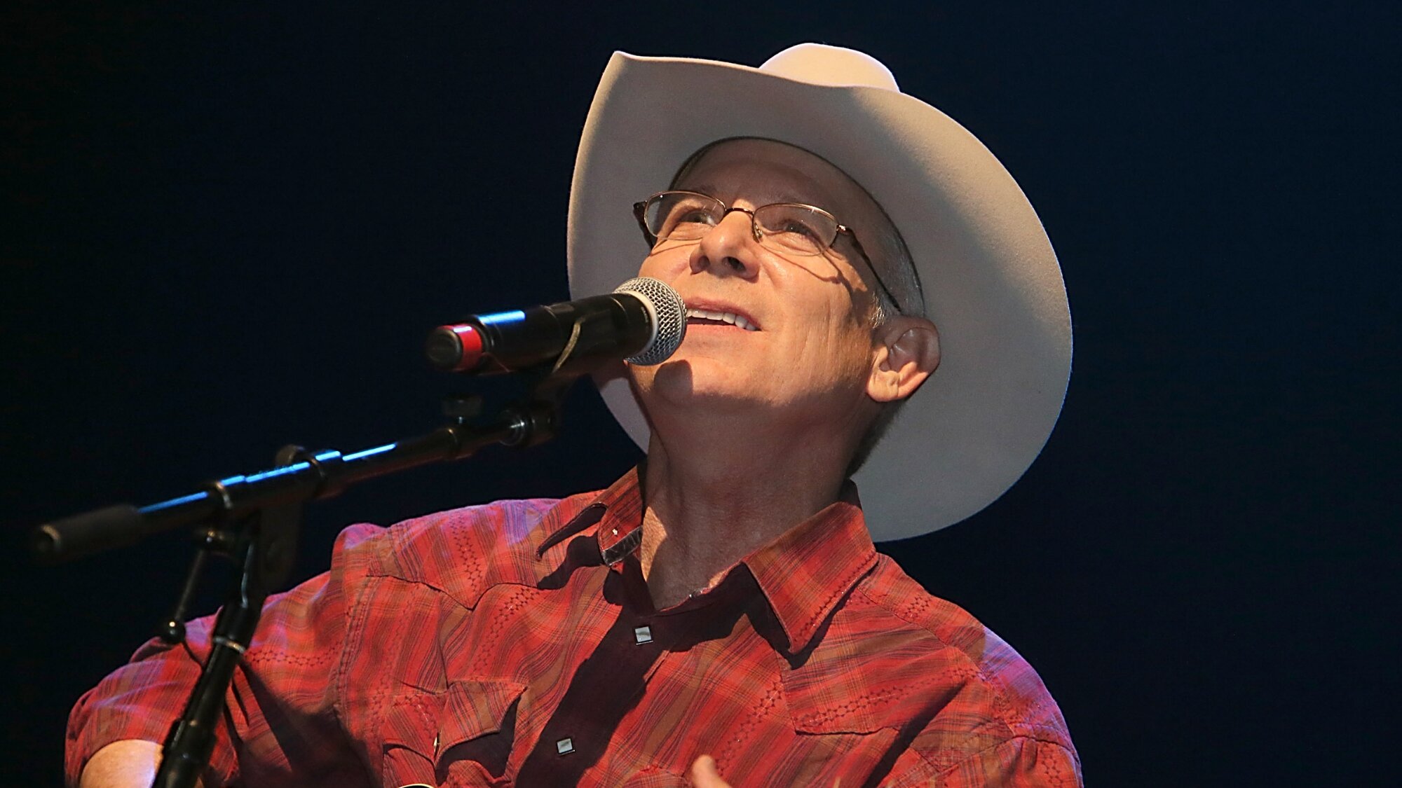 Born on This Day in 1959, the Songwriter Behind Miranda Lambert’s Landmark No. 1 and Hits for Toby Keith, Bonnie Raitt, and Keith Urban