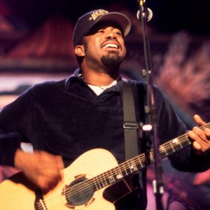 Darius Rucker performing with Hootie & the Blowfish
