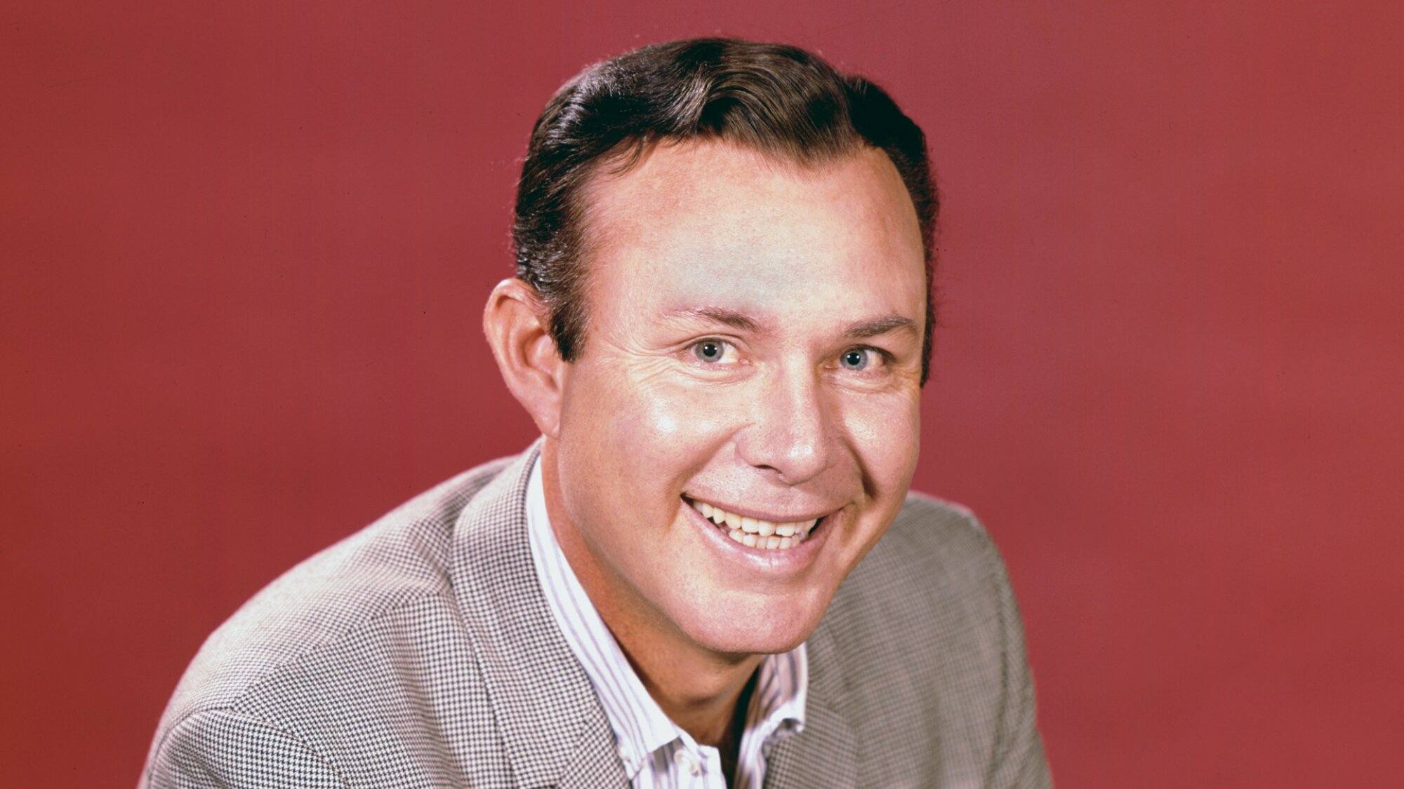 On This Day in 1966, Jim Reeves Was at No. 1 With a Posthumous Hit That Blocked a Beatles Classic’s Rise to the Top