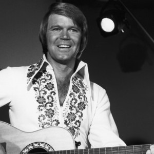 3 Rock Songs From 1975 That Likely Every 70s Kid Can Still Sing by Heart Today