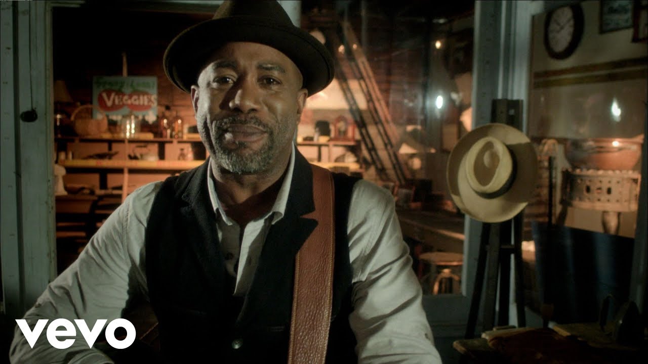 Hootie & the Blowfish يهزان مسرح AMA، حصل داريوس روكر على تقدير خاص في يوم الذكرى مع جائزة صوت المحاربين القدامى
