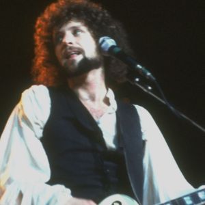 Lindsey Buckingham playing guitar