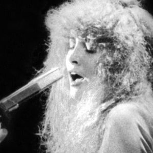 Stevie Nicks performing