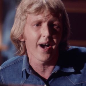 Harry Nilsson performing