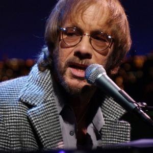 Warren Zevon performing in 2002
