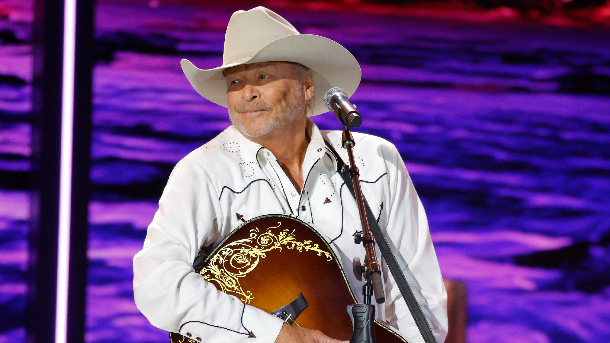 New Streaming and Viewing Opportunities Added for Alan Jackson’s Final Performance