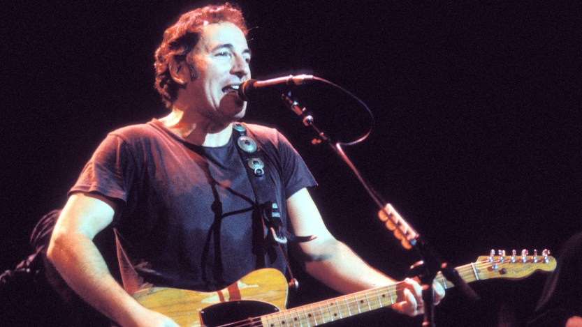 Remembering When Bruce Springsteen Delivered a Career-Defining Performance That Proved He Had International Appeal in 1975