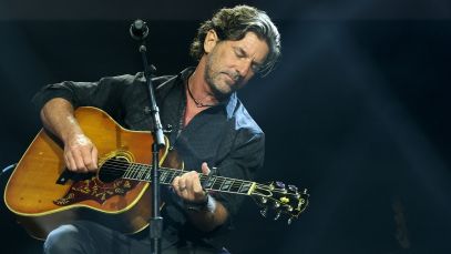 Born in Missouri on This Day in 1968, the Beloved Songwriter Who Penned This ‘American Idol’ Star’s First No. 1 Hit