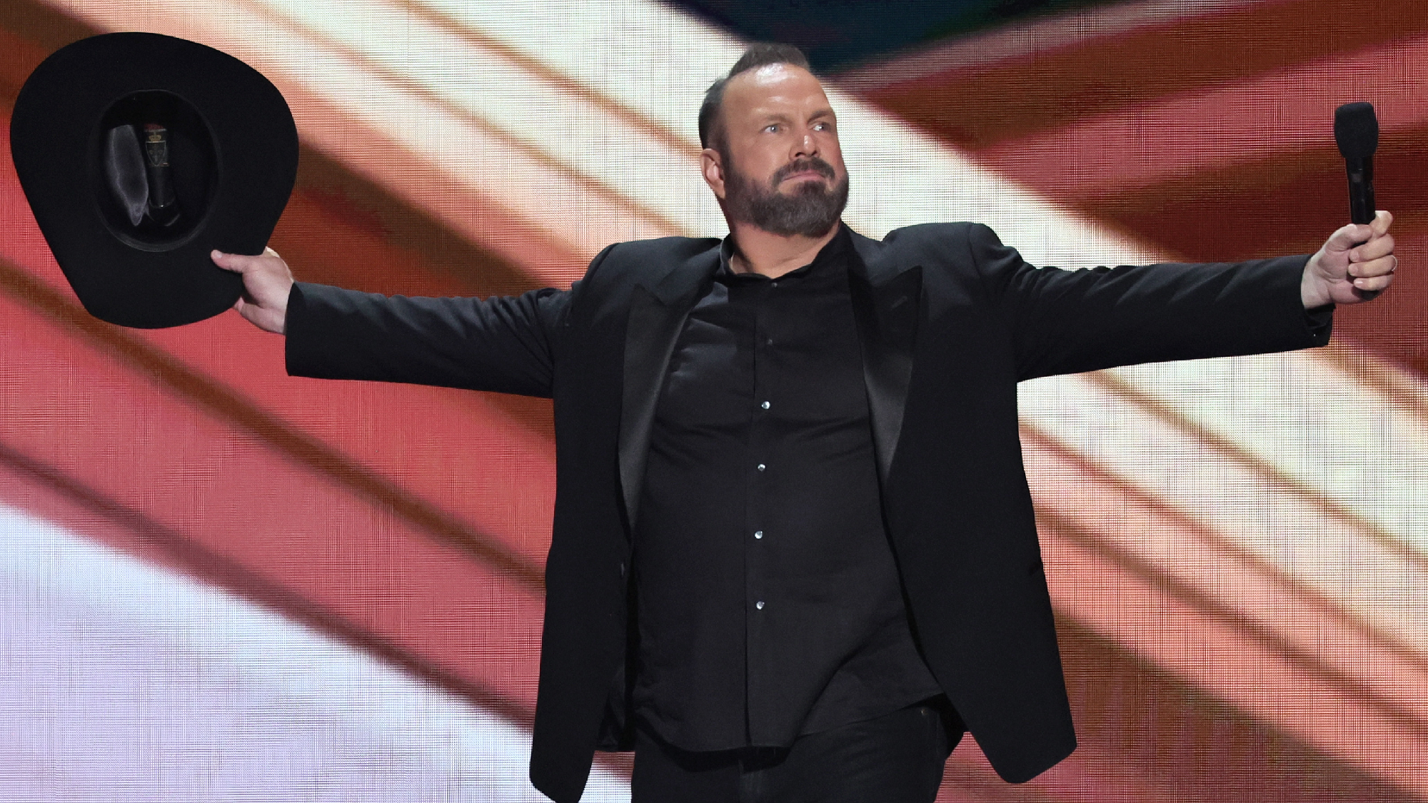 Garth Brooks Celebrates 10th Diamond Album With Major RIAA Honor