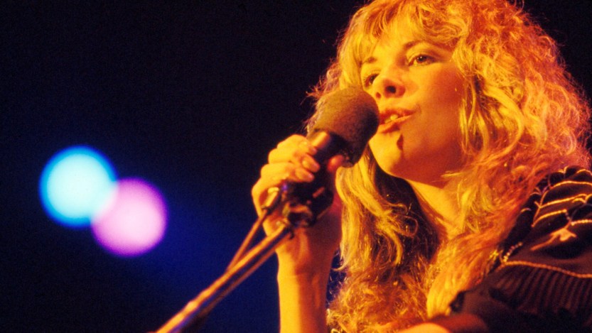 Stevie Nicks of Fleetwood Mac performs on stage, New York, 1977. (Photo by Michael Putland/Getty Images)