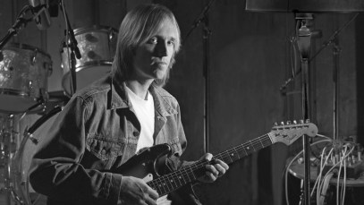 Los Angeles - CIRCA 1988: Music legend Tom Petty poses for a portrait in Los Angeles, California (Photo by Aaron Rapoport/Corbis/Getty Images)