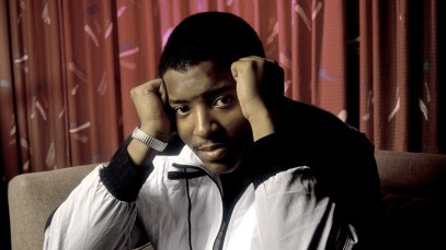 Portrait of American Hip-Hip and Rap performer Young MC (born Marvin Young) as he poses in the Downtown Holiday Inn, Chicago, Illinois, March 3, 1990. (Photo by Paul Natkin/Getty Images)