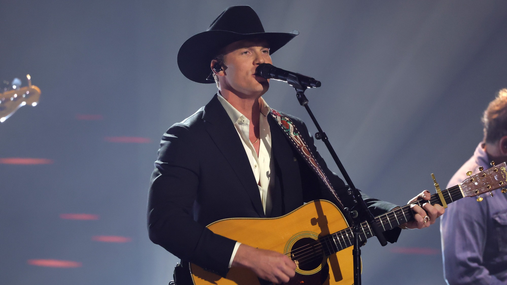 Born in Texas 34 Years Ago Today, the Country Star Who Helped His Musical Hero Break a Longstanding Record on His Birthday