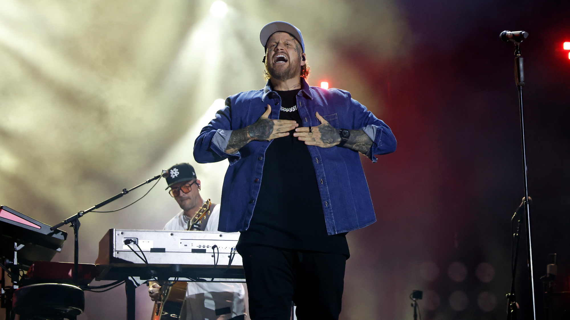 Jelly Roll Makes Surprise CMA Fest Appearance, Praises Daughter for Breaking His Family’s Generational Curse