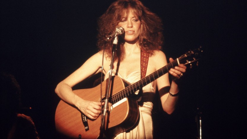 UNITED STATES - JANUARY 01: BOTTOMLINE Photo of Carly SIMON (Photo by Richard E. Aaron/Redferns)