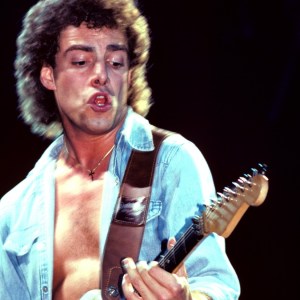 (MANDATORY CREDIT Ebet Roberts/Getty Images) NEW JERSEY - MAY 7: Neal Schon of Journey performs on stage at Meadowlands on May 7, 1982 in East Rutherford, New Jersey. (Photo by Ebet Roberts/Redferns)