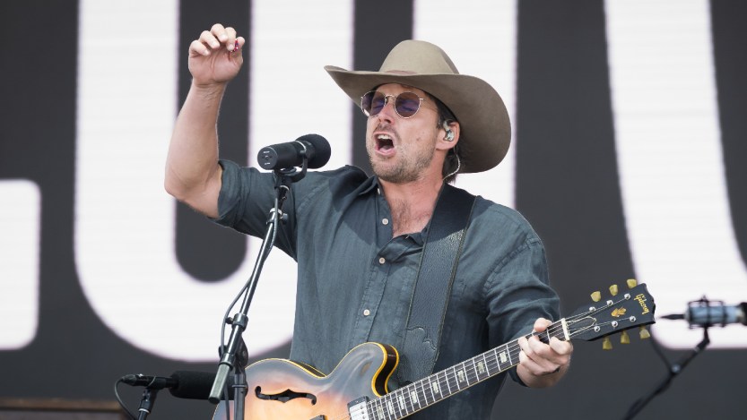 Watch Lukas Nelson Carry the Outlaw Country Torch With This Blistering Guitar Solo