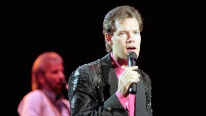 On This Day in 1994, Randy Travis Released This Gospel-Tinged Ballad That Became His 15th No. 1 Hit