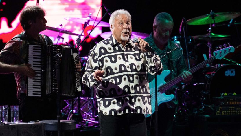 This Genre-Hopping, Husky-Voiced Hitmaker Was Born in Wales on This Day in 1940