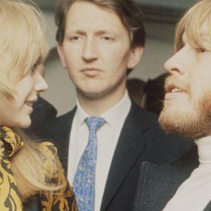 Marianne Faithfull speaking to Brian Jones