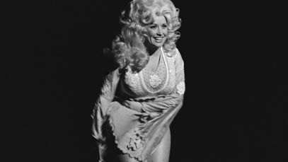 Dolly Parton performing in 1977