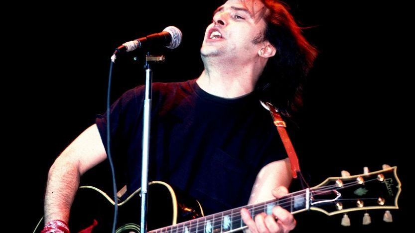 Steve Earle performing in 1986